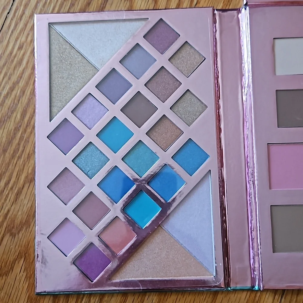 Island Vibes Full-Face Pressed Pigment Palette NWB